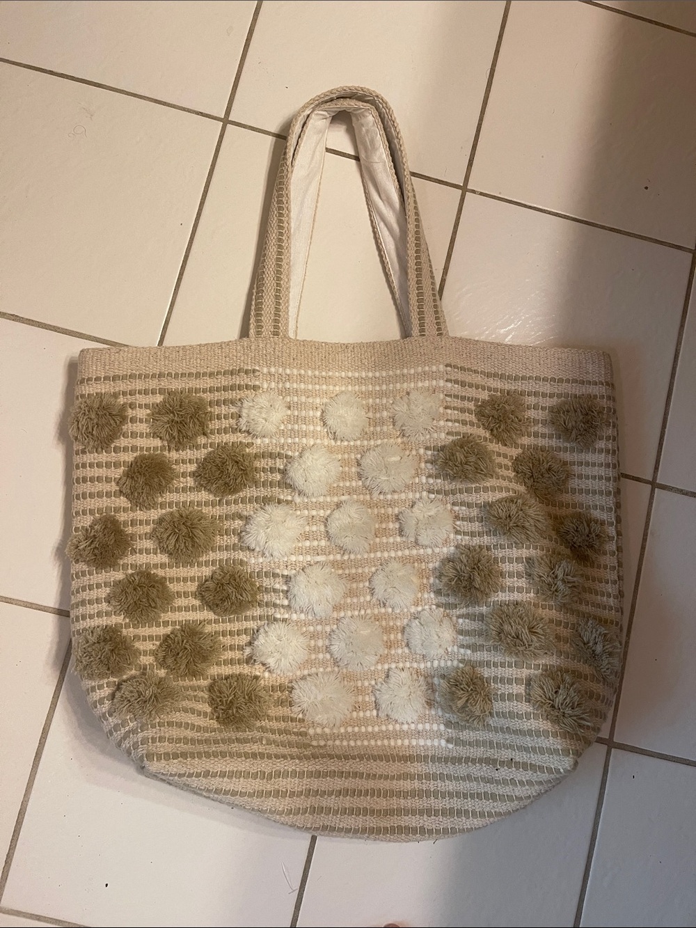 Mud Pie Pom-Pom Woven Tote in Cream and Tan